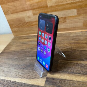 IPhone 11 64GB, černý (12 měsíců záruka) - 9