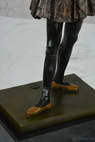 Bronzová socha - Baletka na mramoru - kolorovaná - 9