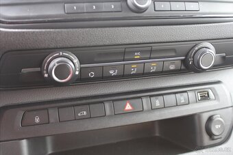 Peugeot Expert 2.0 HDI 110kW L2 1.MAJITEL ČR (2019) - 9