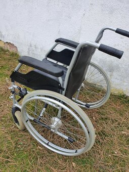 ŠIROKÝ značkový skládací invalidní vozík PLNÁ KOLA - 9