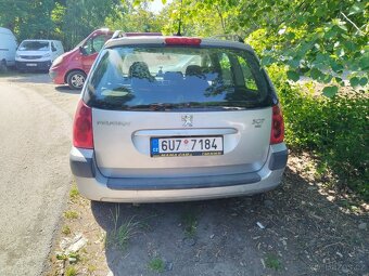 Havarovaný Peugeot 307 - 9