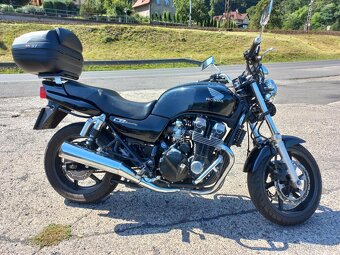 Honda CB750 Seven Fifty - 9