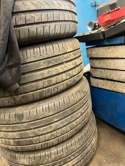 Pirelli 255/40r20 - 9