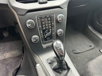 Volvo V40 1.6 nafta 2013 - 9