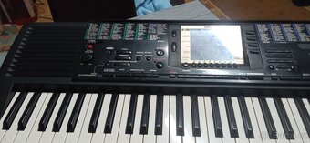 Prodám Yamaha PSR 330 - 9