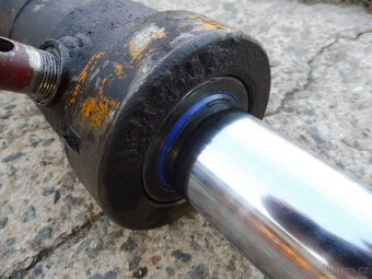 Díly nakladač UNHZ 750 - 9