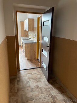 Pronajmu 2+1 Úpice - 9