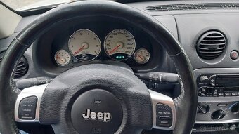 Prodám Jeep Cherokee - 9