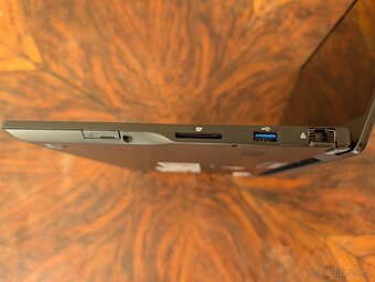 Celosvětově nejlehčí 13.3 notebook - 885 g. - 9