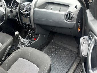 Dacia Duster 1,6i 4x4, r.2017, 2.majitel, původ ČR - 9