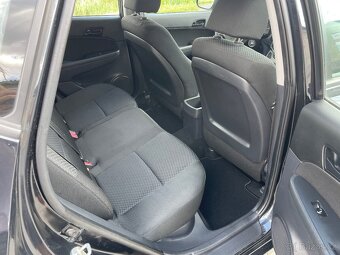 Hyundai I30 1,4i 80kw rok 2011 najeto 118000km - 9
