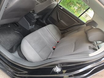 Volkswagen Golf 5 1.4 59 kW benzín - 9