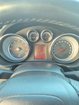 Opel Insignia 1.6 benzin. Nová STK +SPZ - 9