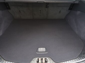 Volvo V60 2.0D4,110kW,Manuál - 9