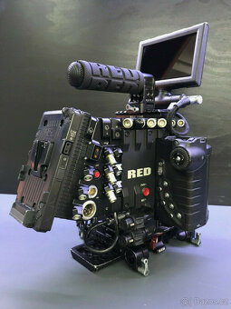 Kamera RED Epic Dragon 6K s bajonetem EF a PL a sadou příslu - 9