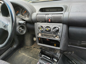 Opel TIGRA 1,4 66kW 2000 X14XE JEZDI, DILY z AUTA - 9