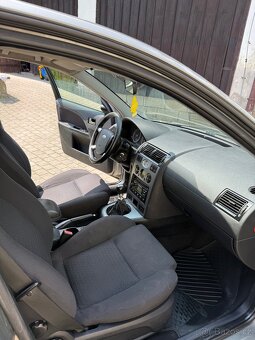Prodám Ford Mondeo Mk3, ma najeto 196tis.km, 2.0tdi. - 9