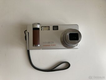 📸 Minolta DiMAGE F200 – retro digitál, co pořád fotà skvěle - 9