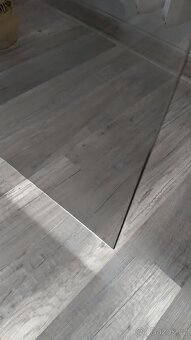 Černý Tv stůl na kolečkách - 9