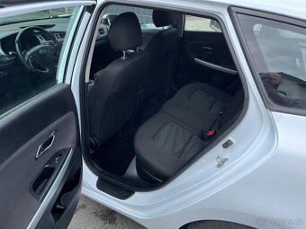 Kia ceed combi 1.6 - 9