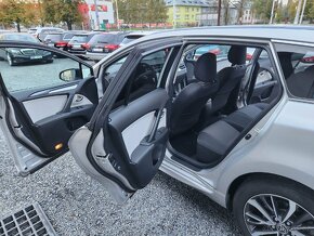 Toyota Avensis 2.0 D4D - 9