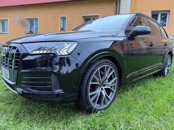 đ¤ Audi Q7 50 TDI quattro S line â 7 mĂst - 9