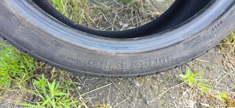 Pneu Letní 235/40/19 - 9