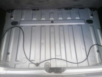 Peugeot 106 1.4 55 kW – verze Quiksilver - 9