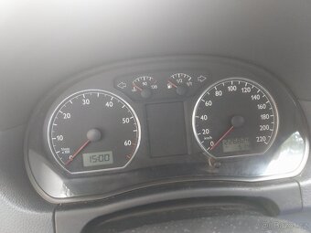 Prodám vymnenim wolcvagen polo 1.4 mpi 55 kw rv 2004 - 9