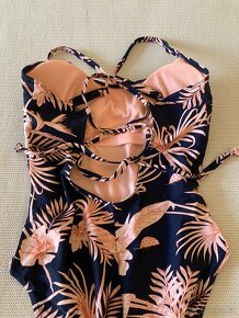 Jednodílné plavky - 9