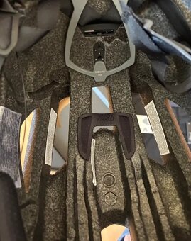Oakley helma na kolo - 9