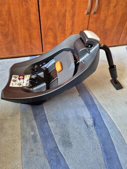 Cybex Aton 5 + základna bez isofixu, na prostřední sedadlo - 9
