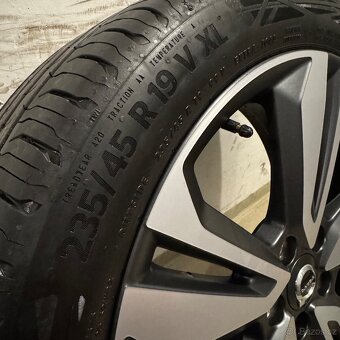 Nová letní kola Volvo V60 CC R19 Continental - 9