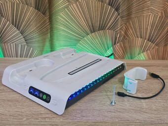 MULTIFUNKČNÍ NABÍJECÍ RGB STOJAN S CHLAZENÍM PRO PS5 SLIM - 9