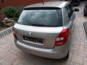 Škoda fabia 1.2 htp-51kw,org.km,po stk,top výbava,r.2009 - 9