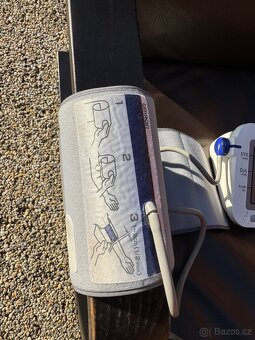 Tonometr, tlakoměr OMRON - 9