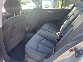 MERCEDES BENZ E 200 KOMPRESSOR PEKNY KOUSEK. - 9