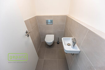 Pronájem bytu 2+kk/lodžie, garážové stání v novostavbě Holeč - 9