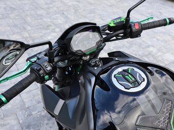 Kawasaki Z900 Candy Lime Green rv.2024 - 9