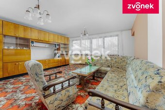 Prodej řadového rodinného domu s garáží a zahradou ve Sla... - 9