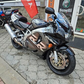 Honda CBR 900 RR, LEGENDÁRNÍ STROJ SKLADEM - 9