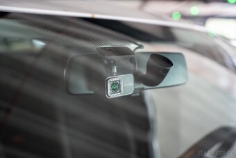 Volkswagen Jetta, 1.6 benzín 75 kw - TOP STAV - 9