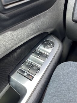 Ford Focus 1.6i 74kw Kombi 2010 - 9