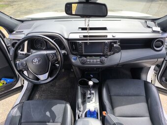 TOYOTA RAV4 2,5 HYBRID-AUTOMAT - 9