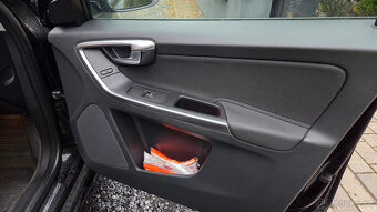 Volvo XC60, 2.0 diesel 133KW  D4    08/2014 - 9