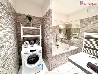 Prodej zrekonstruovaného bytu s garážovým stáním a balkonem - 9